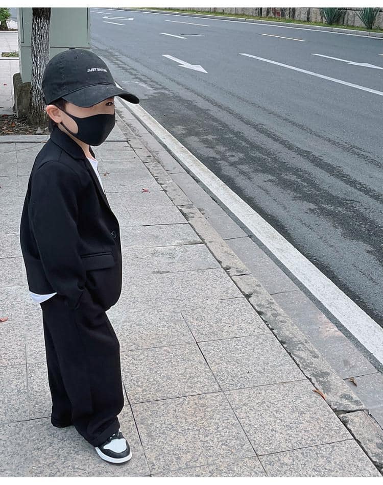 春季男女童黑色西裝兩件套