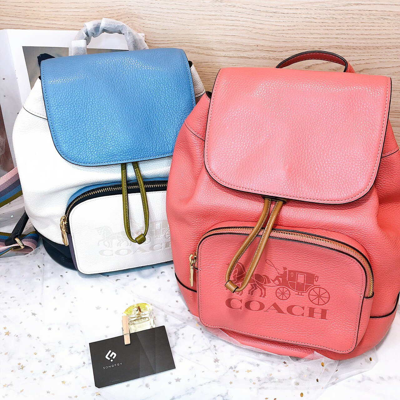 美國代購  台灣現貨 Coach 大馬車後背 彩虹背帶【送禮精選★APP下單點數4倍送】