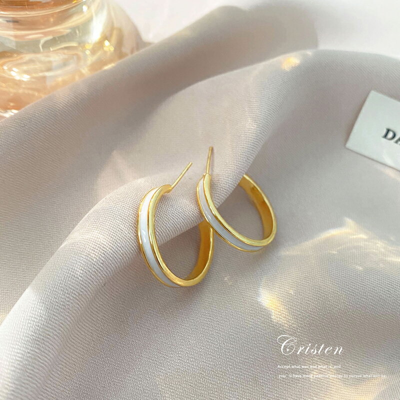 簡約白色滴油耳釘女2021年新款潮日韓小眾設計高級感圓形耳環耳飾