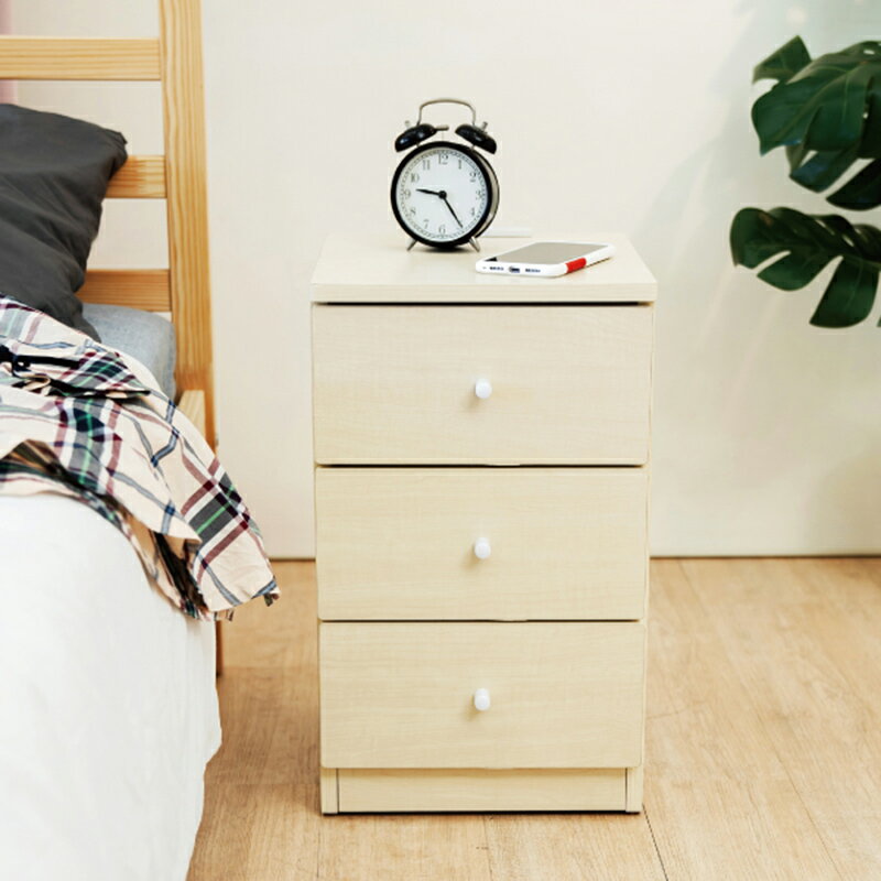床頭櫃 收納櫃 邊櫃 日系三抽屜床頭櫃(大款)(附插座) 4色 天空樹生活館 0