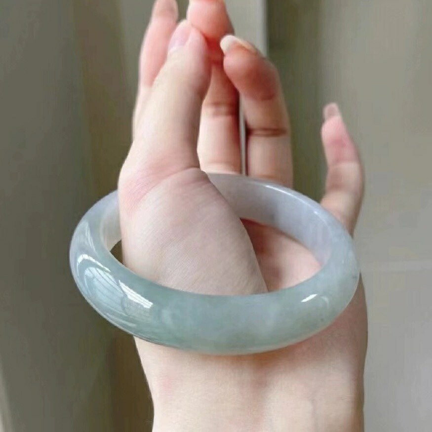 【現貨】緬甸天然冰種飄綠翡翠手鐲女正圈玉石玉器鐲子貴妃圓條翡翠色手鐲【北歐家居生活】