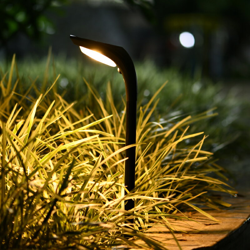 太陽能燈戶外庭院燈家用超亮LED草坪燈防水花園別墅裝飾地插路燈