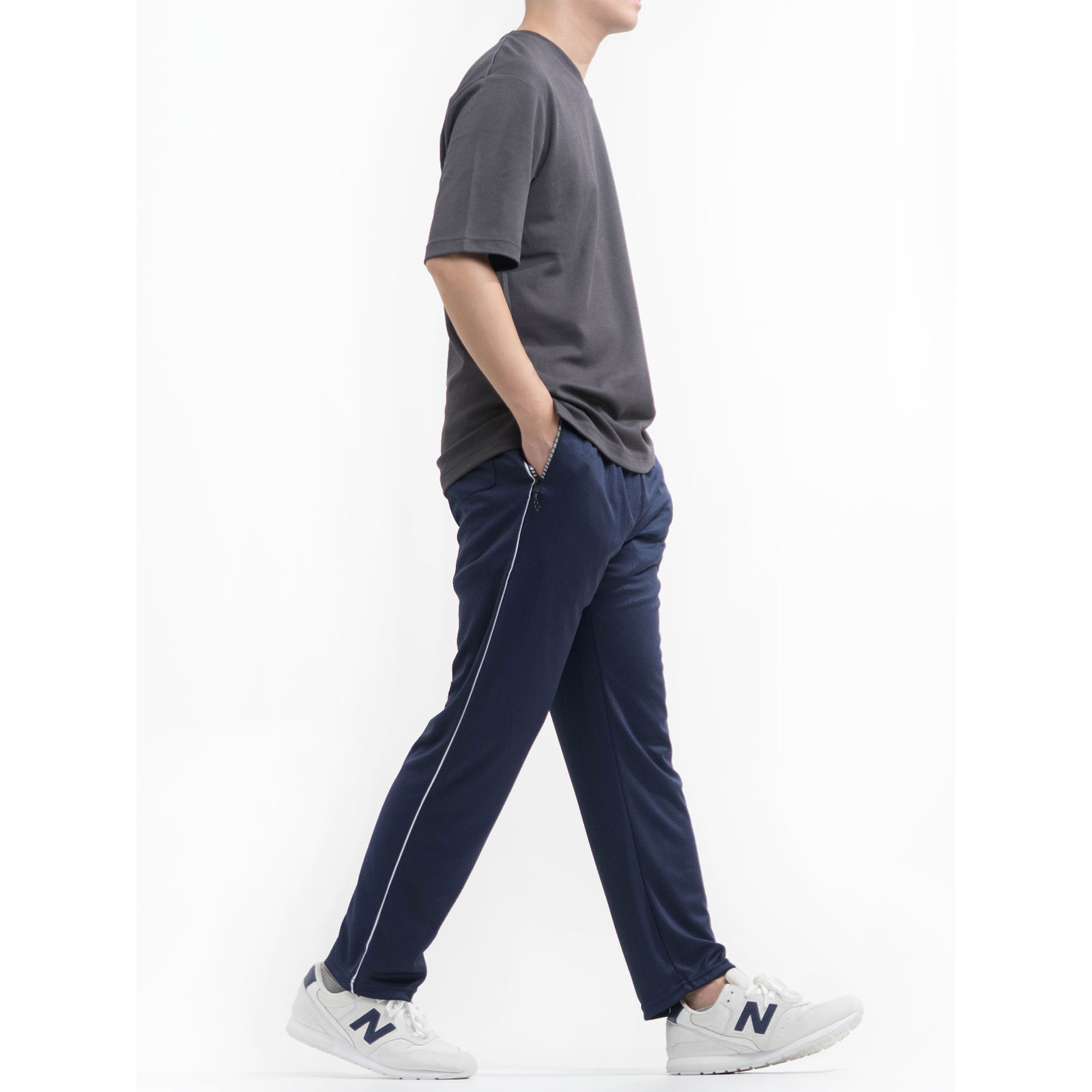 休閒運動風輕薄長褲 平口長褲 素面運動褲 都市戶外風格休閒長褲 拉鍊口袋運動褲 配色線條運動長褲 Track Pants 全腰圍鬆緊帶休閒褲 黑色長褲 Athleisure Track Pants Sports Pants Lightweight Casual Pants (312-7258-08)藍色 (312-7258-21)黑色 L XL 2L (腰圍:26~37英吋/66~94公分) 男 [實體店面保障] sun-e 2