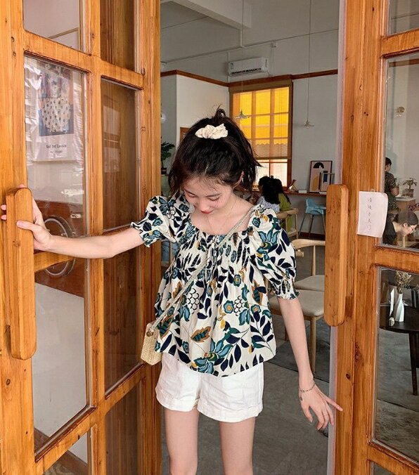 中大尺碼女裝 日系夏季泡泡袖甜美 短袖碎花T恤 碎花上衣 短袖娃娃衫 小眾設計感 2