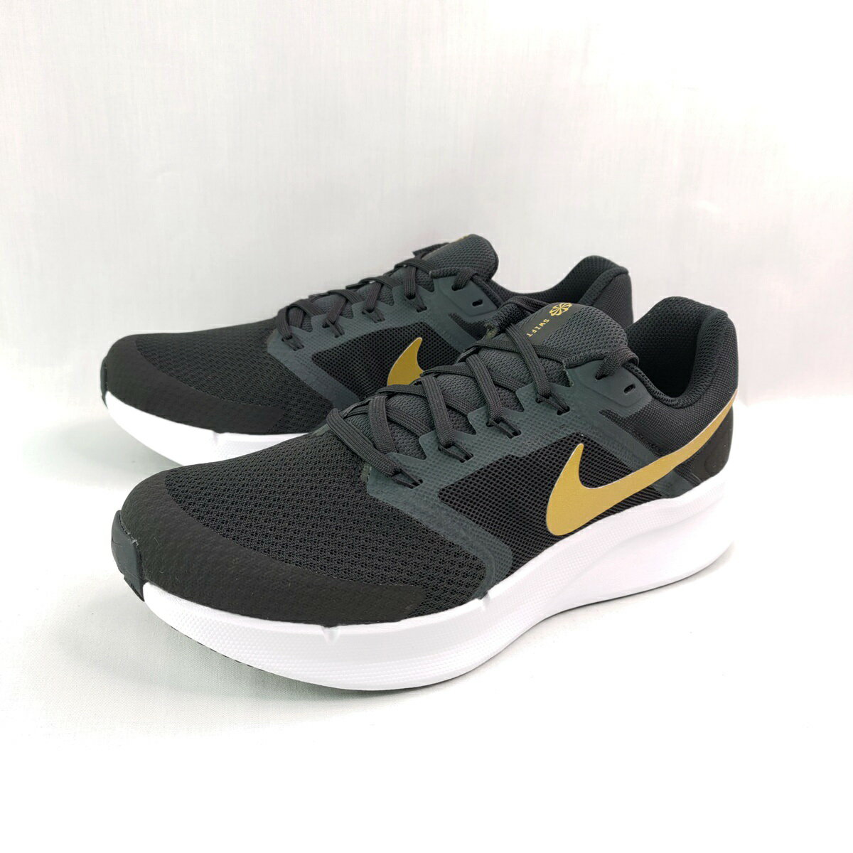 NIKE DR2695010 男慢跑鞋 Run Swift 3 緩震 支撐 黑x金 大尺碼【iSport愛運動】