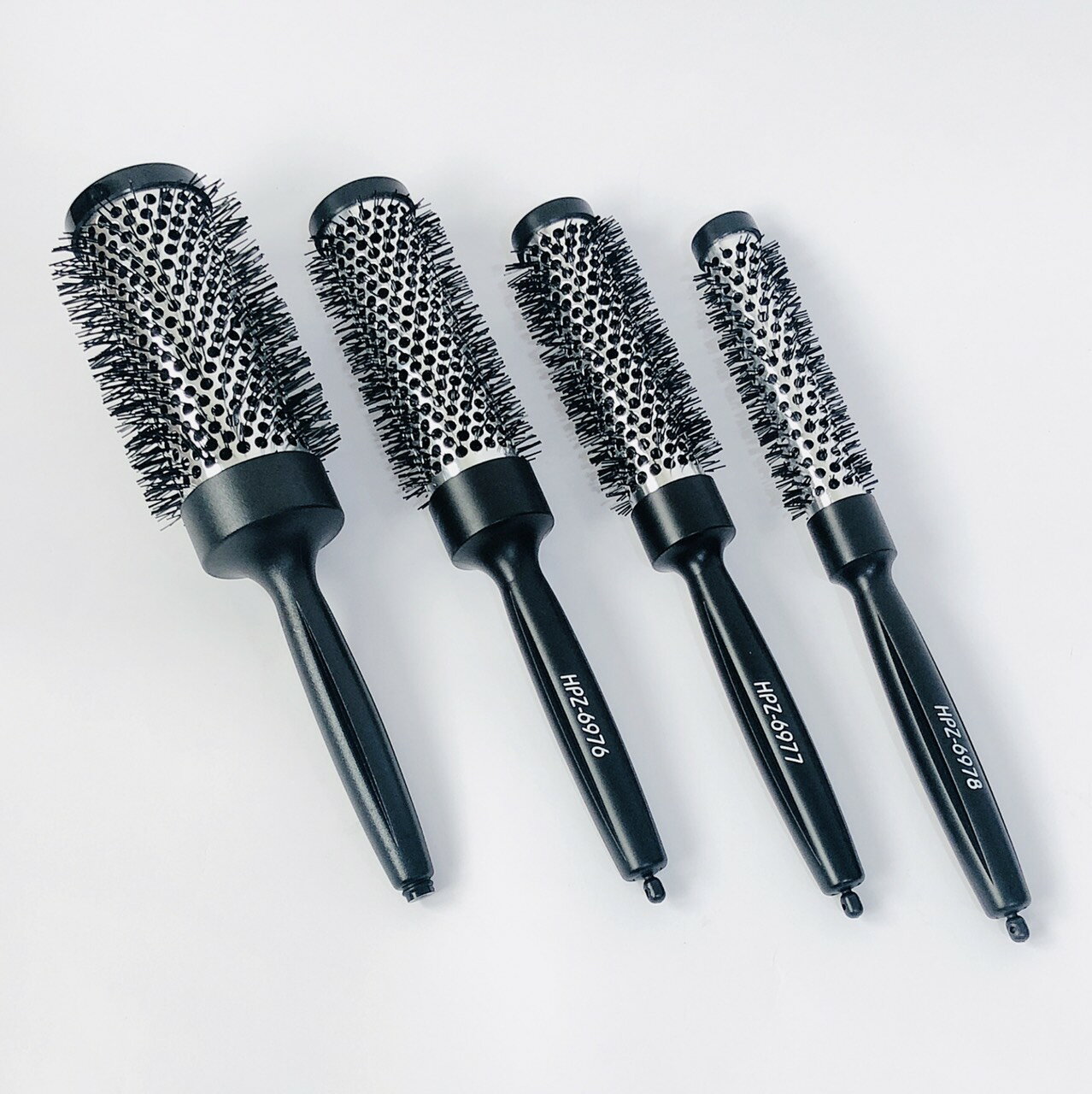 超輕量 銀金剛鋁管蓄熱梳 Be My Boyfriend 王盈喬老師推薦 梳子 圓梳 導熱快速 [交換禮物.$199免運] 8