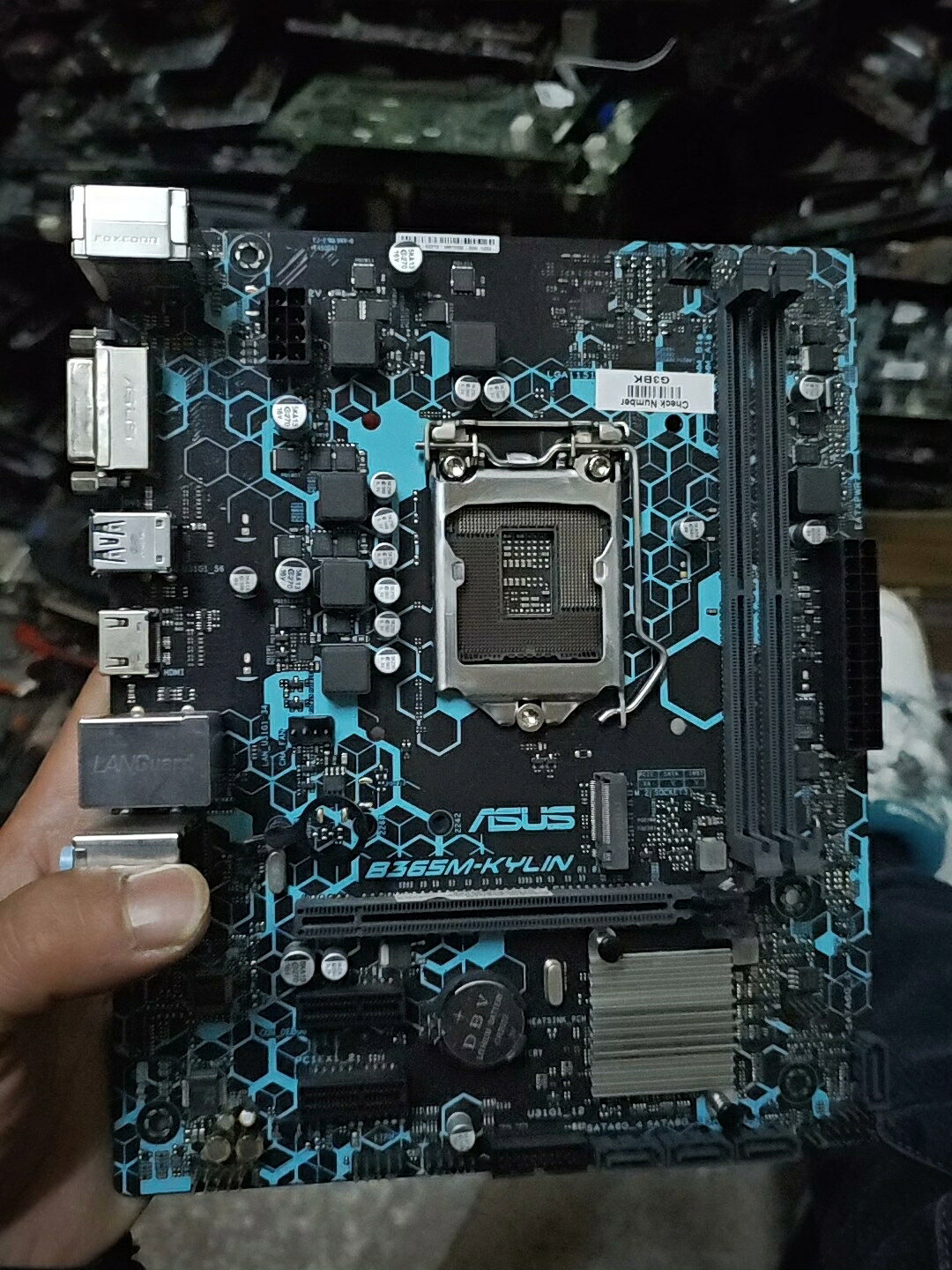 華碩B365M-KYLIN主機板 LGA1151介面 支援8/9代Intel處理器 DDR4記憶體 M.2固態硬碟 HDMI DVI USB3.0 功能正常 針腳完好