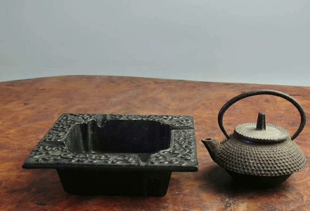 茶壺日本南部鐵器正方形煙灰缸和小茶壺二客 小茶壺可當文房水滴
