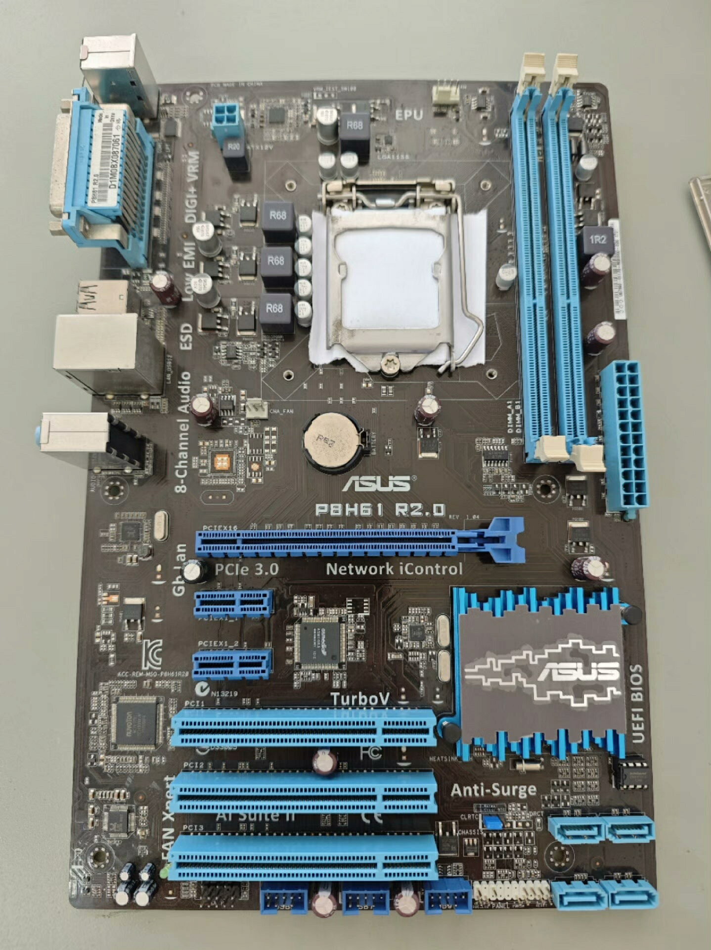 華碩主機板 P8H61 R2.0 電腦主機板 高效穩定 支援多款處理器 Intel H61晶片組 二手主機板 實物品質 可私訊詳談