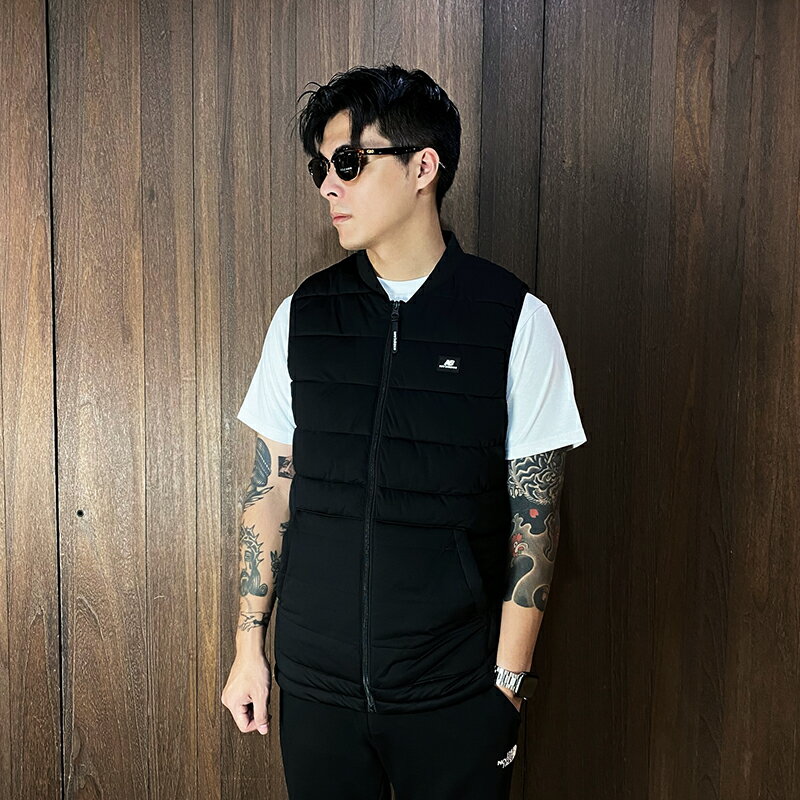 美國百分百【全新真品】NEW BALANCE 紐巴倫 羽絨背心 男款 NB 背心外套 logo 黑色 CZ47