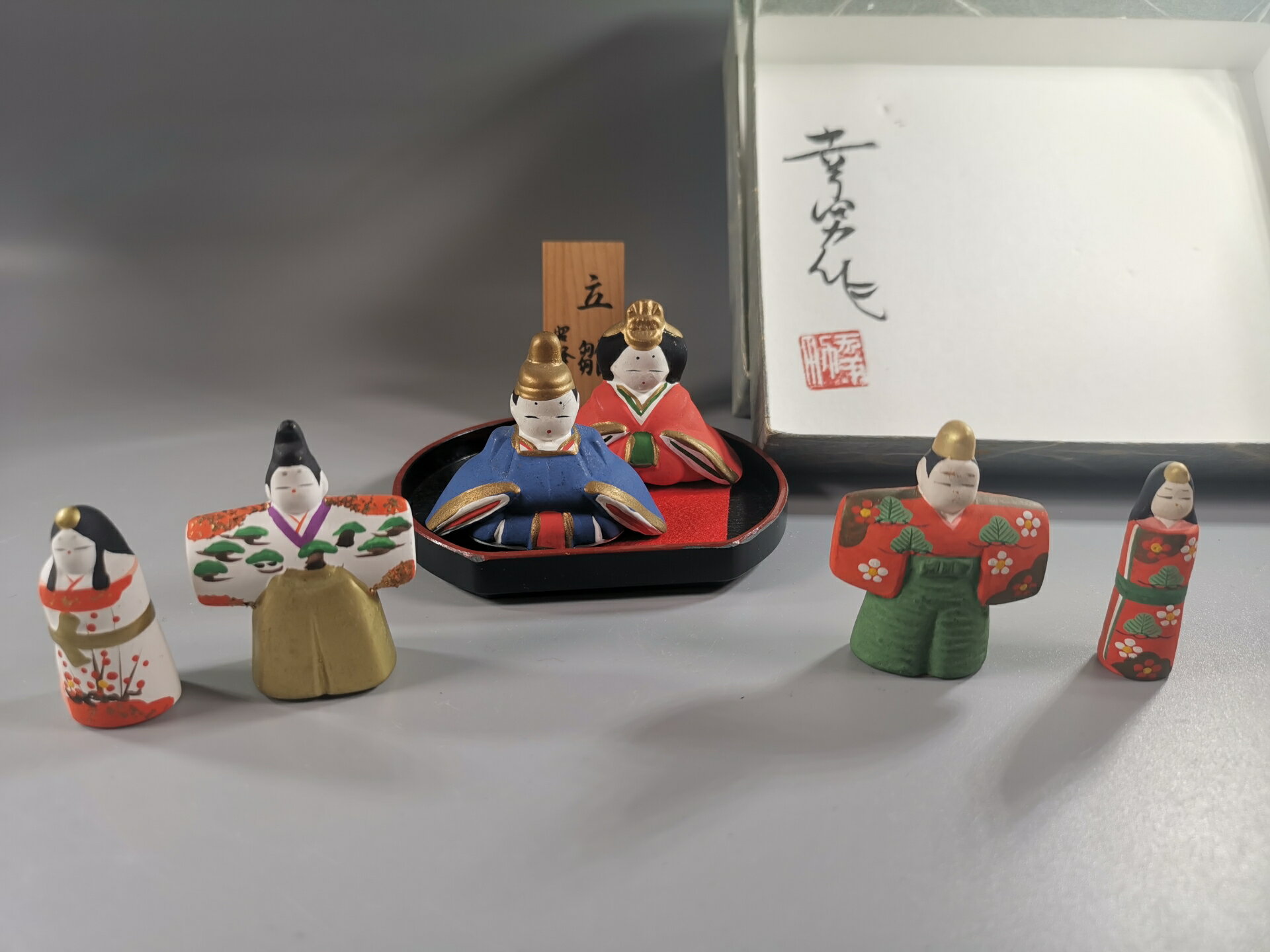日本 迷你陶娃娃擺飾，拇指大小很可愛，昭峰和幸男作，帶一個木