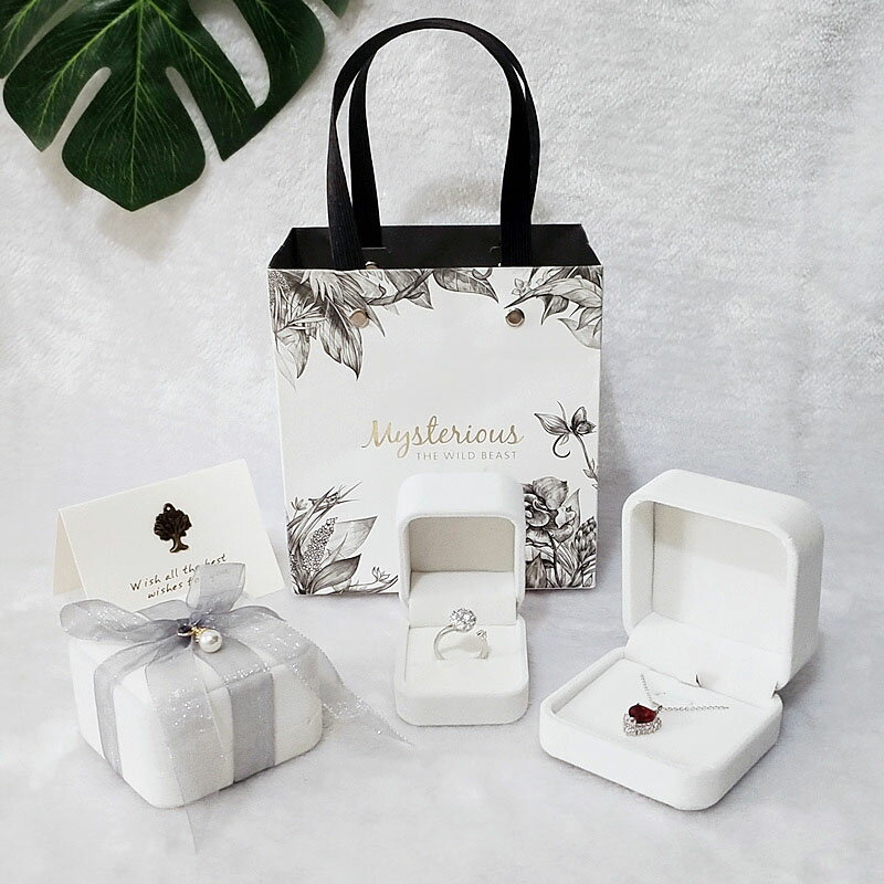 戒指盒 鑽戒盒 婚戒盒 高檔創意絨布首飾和項錬手鐲表對戒指吊墜空盒子禮物求婚包裝『WW0399』