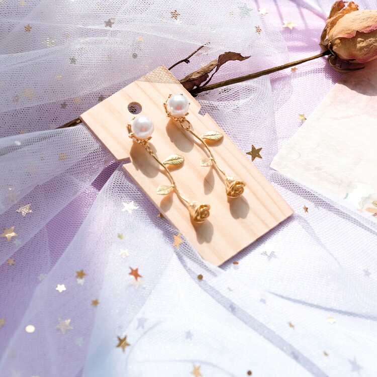 日本日系風復古金色玫瑰花法式少女心精致珍珠長款耳釘耳夾1入