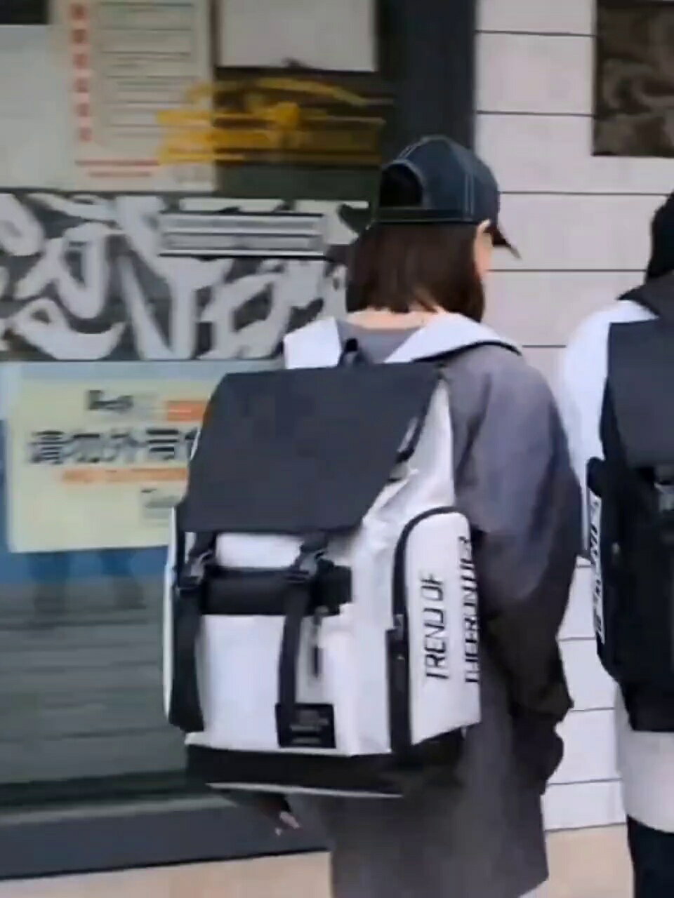 大容量背包男女情侶雙肩包男初高中學生書包戶外旅行包商務電腦包