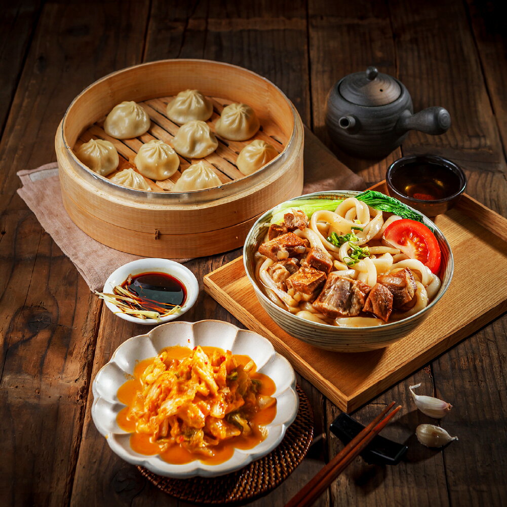 豬軟骨麵豪華組（含2組豬軟骨麵＋餡餅或小籠包則一＋黃金泡菜）快速出貨