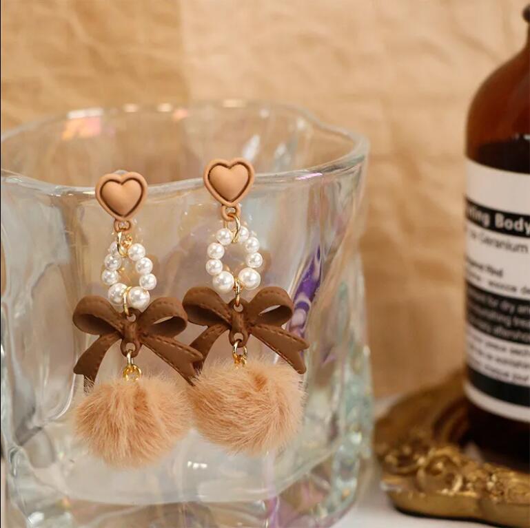 耳環愛心毛球耳環設計甜美毛絨耳釘少女耳飾秋冬氣質耳墜P【步行者戶外生活館】