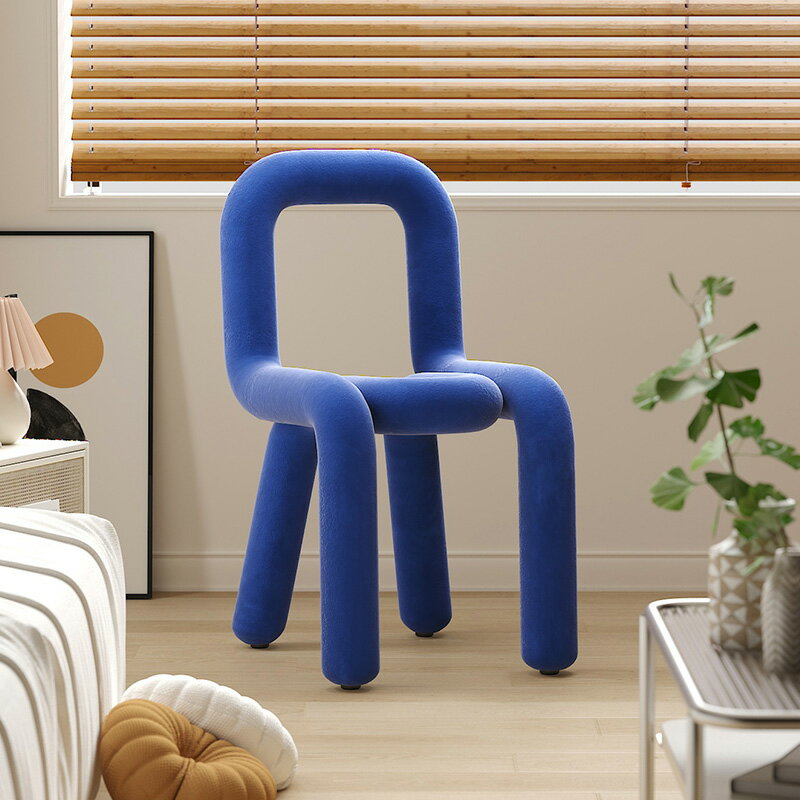 ins克萊因/化妝椅創意彎管設計師異形餐椅簡約成人臥室椅子