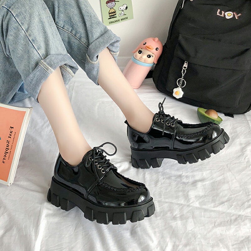 網紅鬆糕厚底小皮鞋女2021春季新款韓版百搭英倫風圓頭系帶漆皮鞋