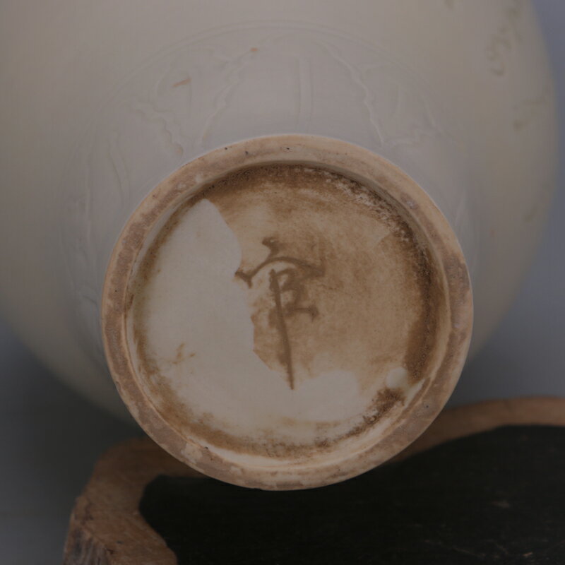 北宋時代 「東宮」銘 定窯白磁刻鳳凰花文銀縁平茶碗 骨董 古玩茶器WWTT007