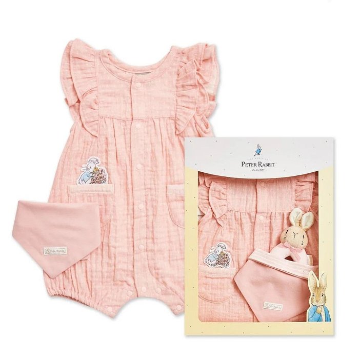 彌月禮盒推薦到奇哥比得兔 粉嫩荷葉袖背心紗布兔裝禮盒春夏款(兔裝+圍兜+手搖鈴)(PAU0903P粉)2064元+紙袋就在馨兒美嬰童館推薦彌月禮盒