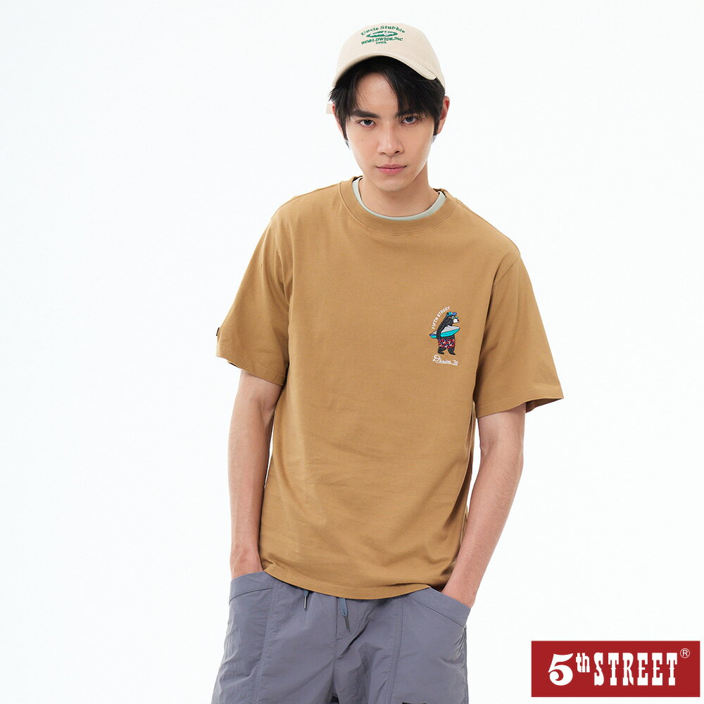 男裝 短T 動物 衝浪 印花 短袖T恤 LOGO TEE 上衣 咖啡 (571054) 【5th STREET】【全館滿$3000贈環保餐具收納袋】 ★夏季新系列 父親節送禮