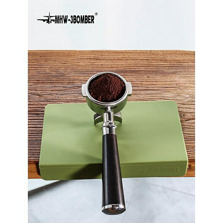 （咖啡用品與配件）☕ 促銷 用品 MHW-3BOMBER轟炸機粉錘墊吧檯墊轉角壓粉墊 咖啡機手柄防滑矽膠