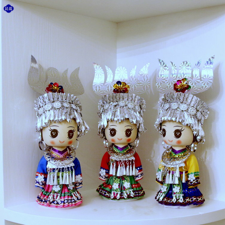 特色中國云南少數民族苗族娃娃桌面擺件幼兒園兒童房裝飾禮物女