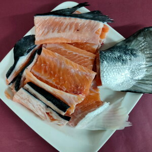 冰鮮挪威鮭魚龍骨 600g/包