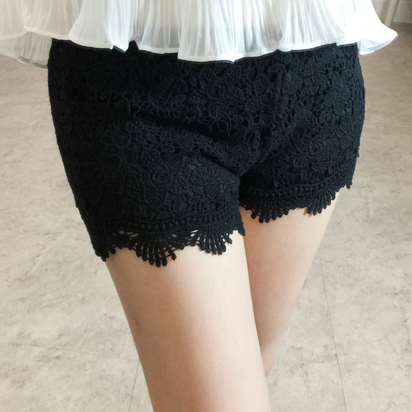蕾花百搭短褲 蕾絲安全褲 顯瘦翹臀 黑白杏 韓 Anna S. 2