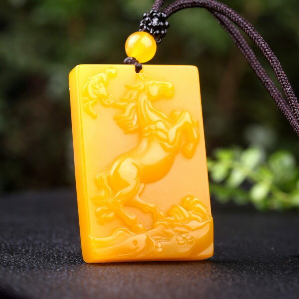 天然雲南黃龍玉生肖馬吊墜 平安牌馬到成功牌子掛件玉石 玉牌項鏈