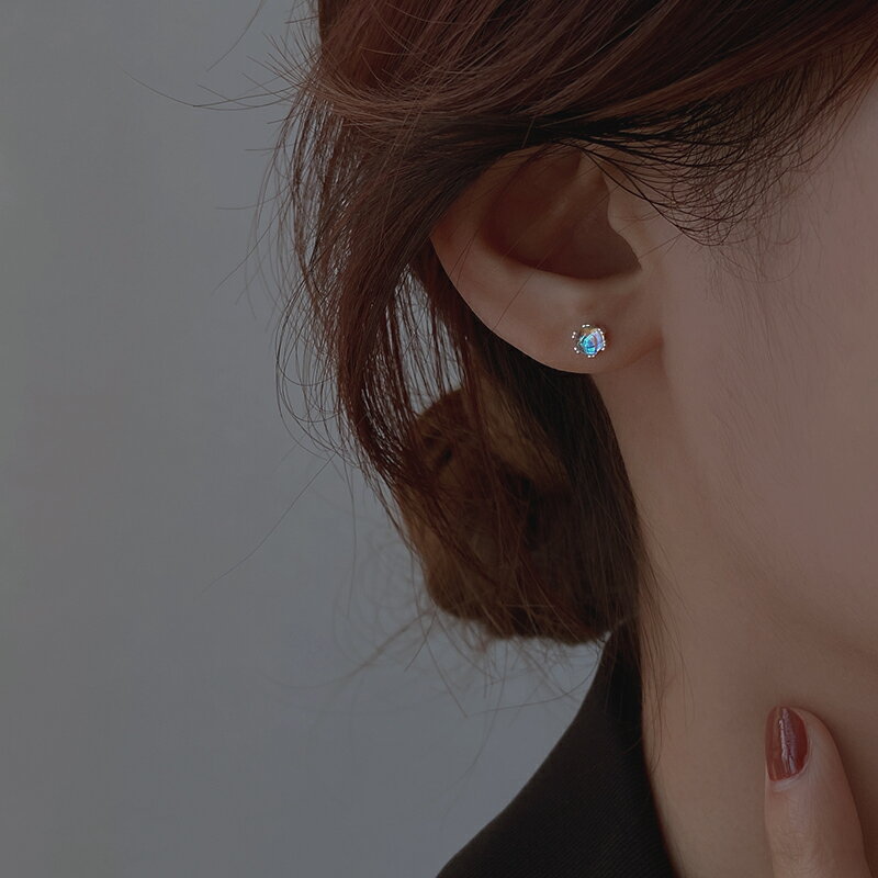 925純銀月光石耳釘女年夏季新款潮簡約耳環螺絲擰扣小巧耳飾