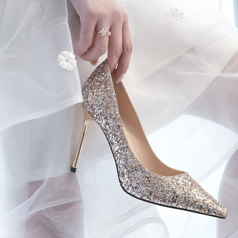 銀色水晶婚鞋女2022新款春秋季尖頭單鞋高跟鞋新款新娘鞋細跟結婚