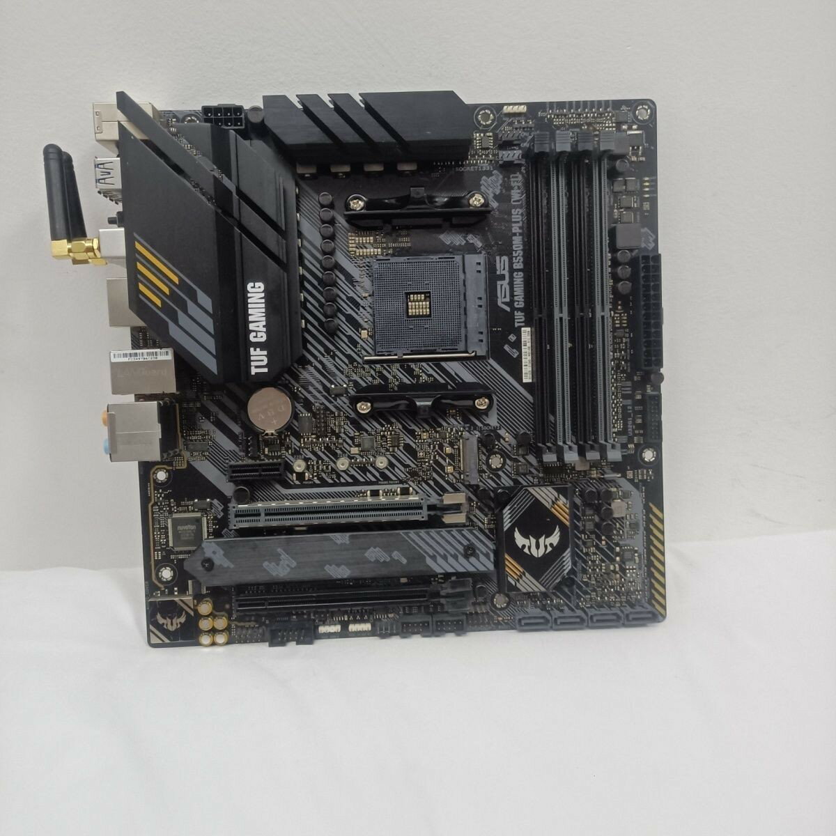華碩 B550M 重炮手 PLUS WIFI 主機板 AMD AM4 支援 Ryzen 帶擋板扣具 天線 高效散熱 超頻穩定 電競遊戲