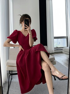 紅色連身裙女夏V領泡泡袖復古赫本風訂婚裙