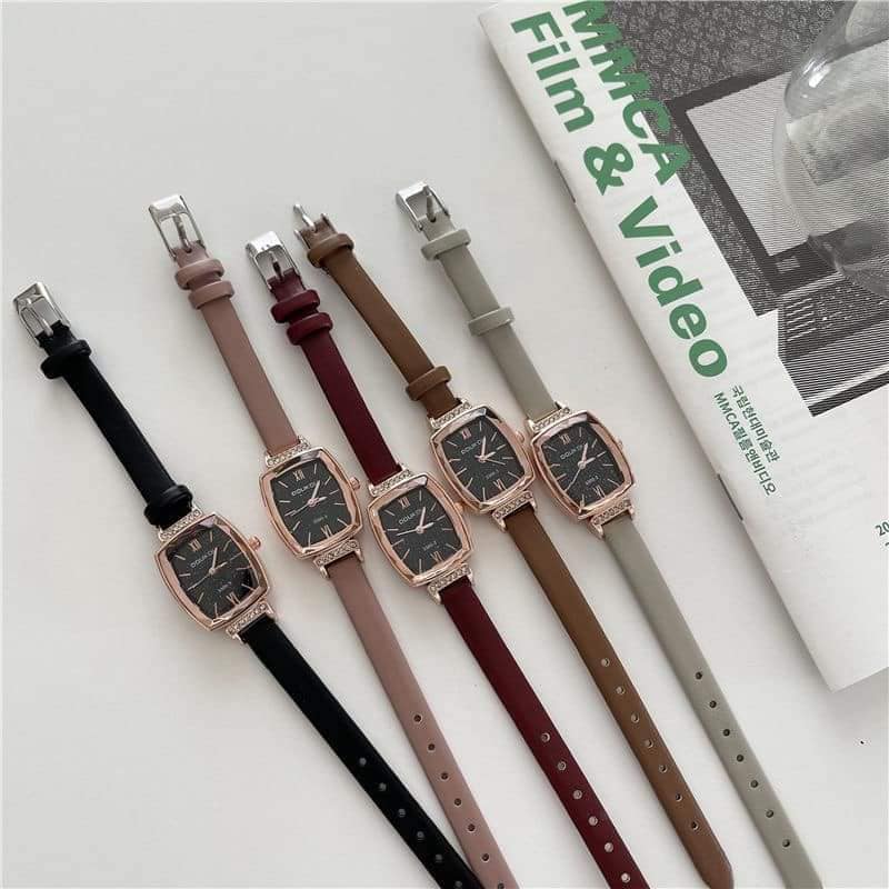 小眾中古皮革小香風方型手錶