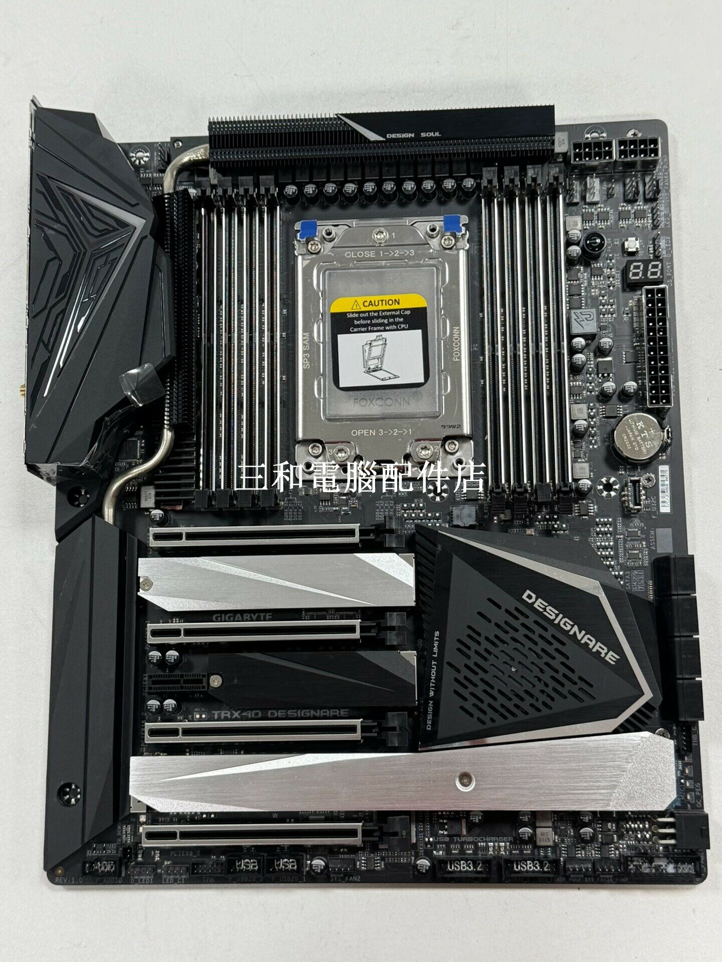 技嘉 TRX40 DESIGNARE 工作站主機板 95 新庫存 如圖 無天線 適合專業創作者和工作站