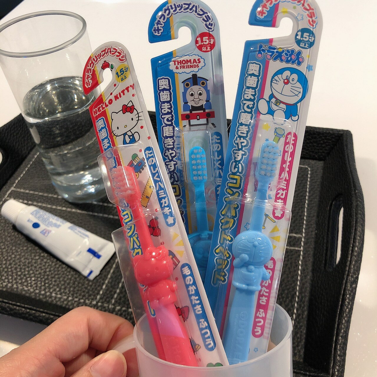 日本直送 BANDAI 卡通牙刷 兒童牙刷 立體HELLO KITTY 哆啦a夢 湯瑪士小火車 造型握把牙刷 日本製