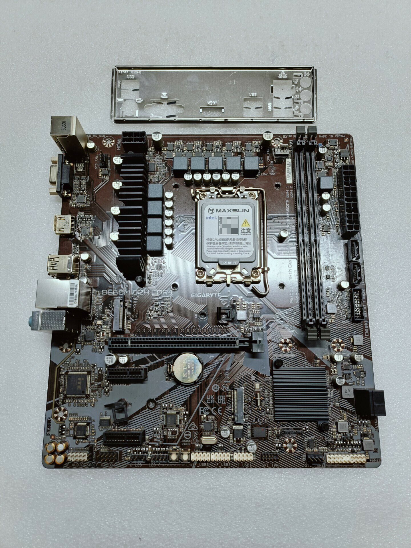 技嘉 B660M D2H DDR4 主機板 支援12 13代CPU 功能正常無暗病 附擋板電池 出貨測試可退