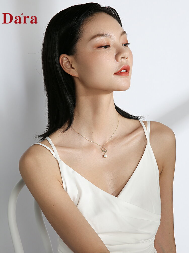 戴拉/dara仿珍珠字母項鏈女輕奢小眾設計年新款高階感鎖骨鏈