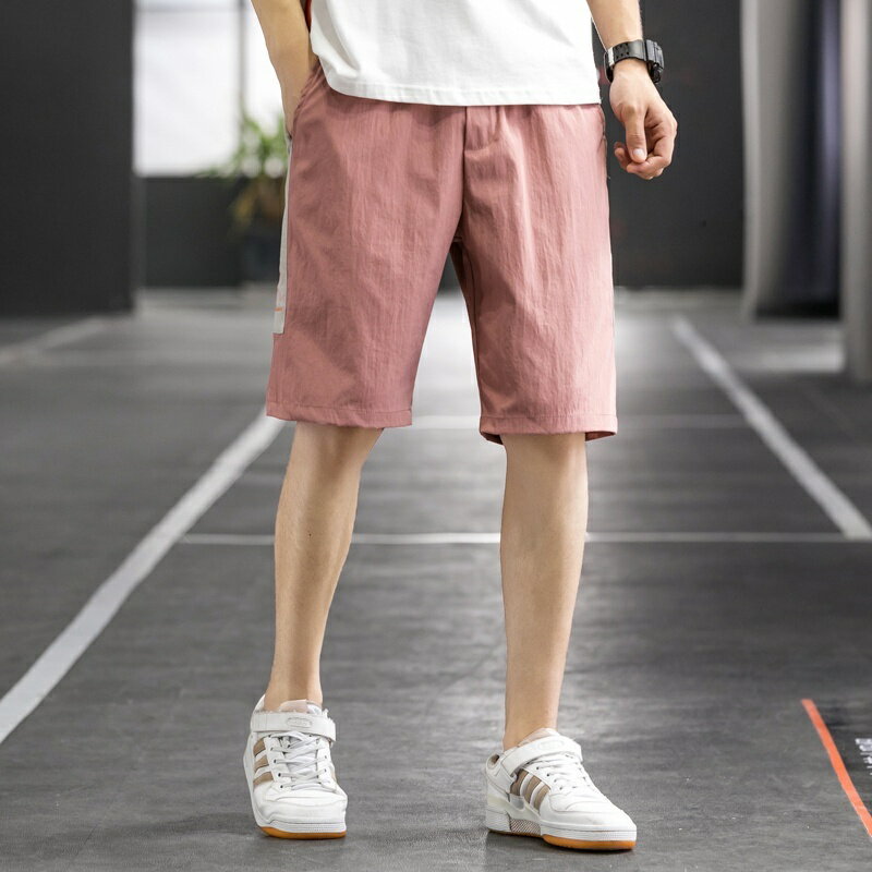 休閒五分褲 夏季粉色短褲男 百搭個性刺繡膝上短褲 柔軟透氣休閒短褲 抗皺耐磨 工作休閒運動男褲 現貨實