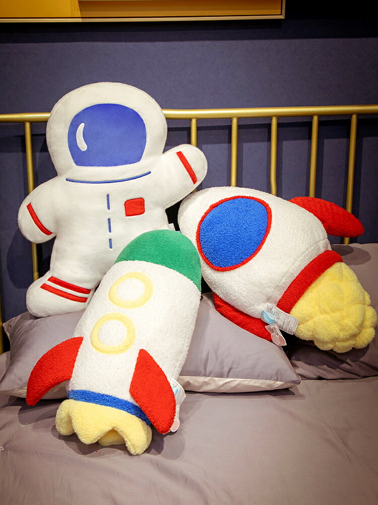 創意宇航員抱枕靠墊護腰辦公室午睡枕靠背墊車載火箭抱枕沙發客廳