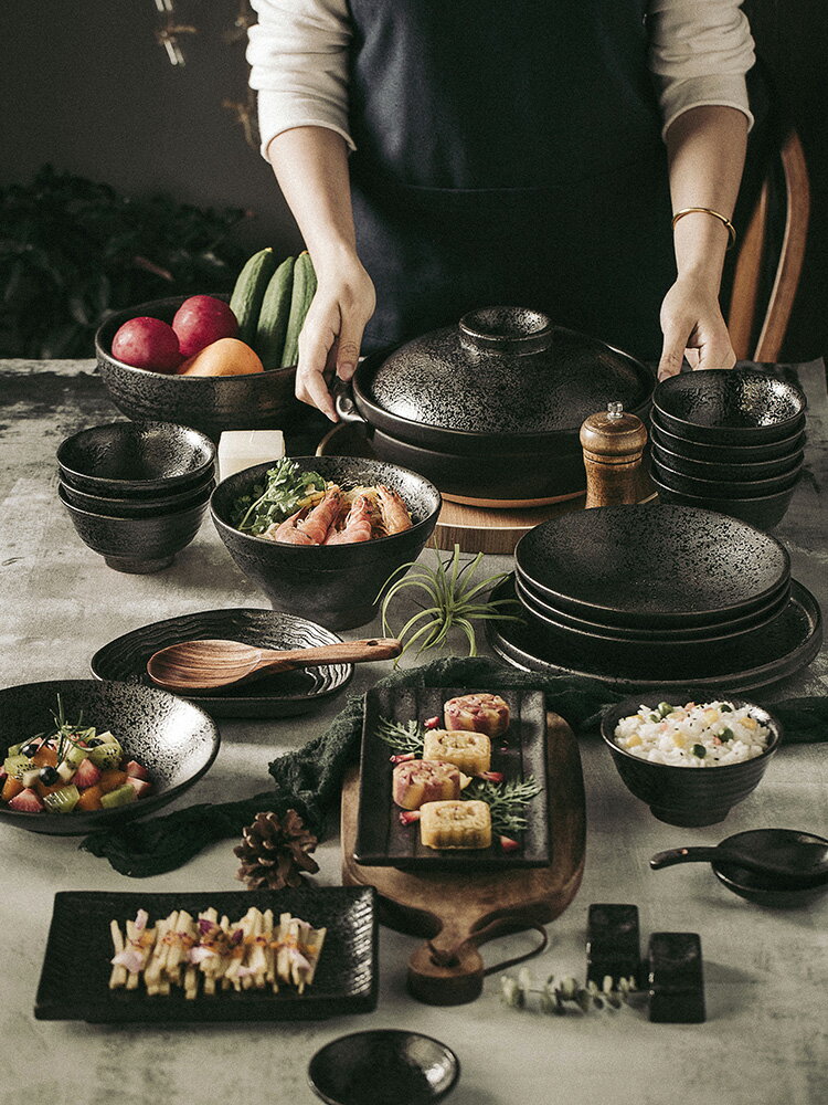 日式餐具套裝碗碟和風家用黑色復古北歐碗盤陶瓷輕奢網紅中式飯碗