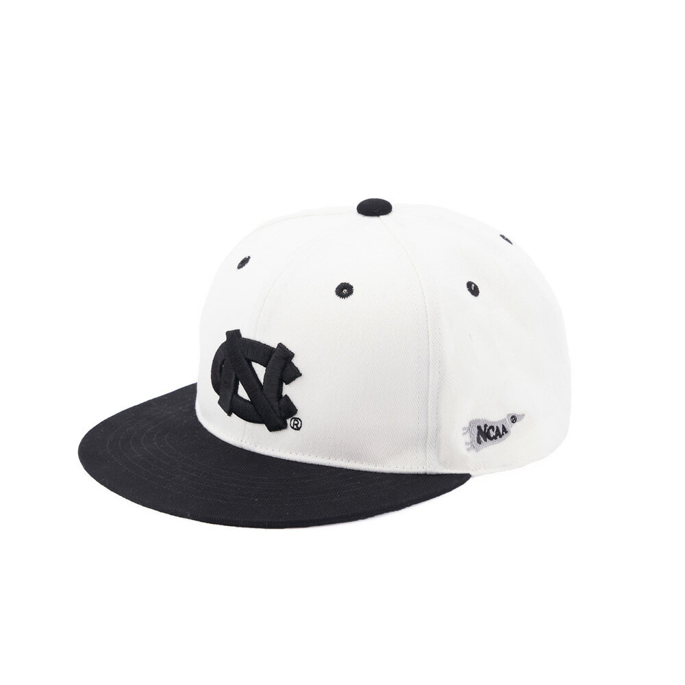 【滿額現折300】NCAA 帽子 北卡羅來納 白黑 刺繡LOGO 經典 棒球帽 7325188800
