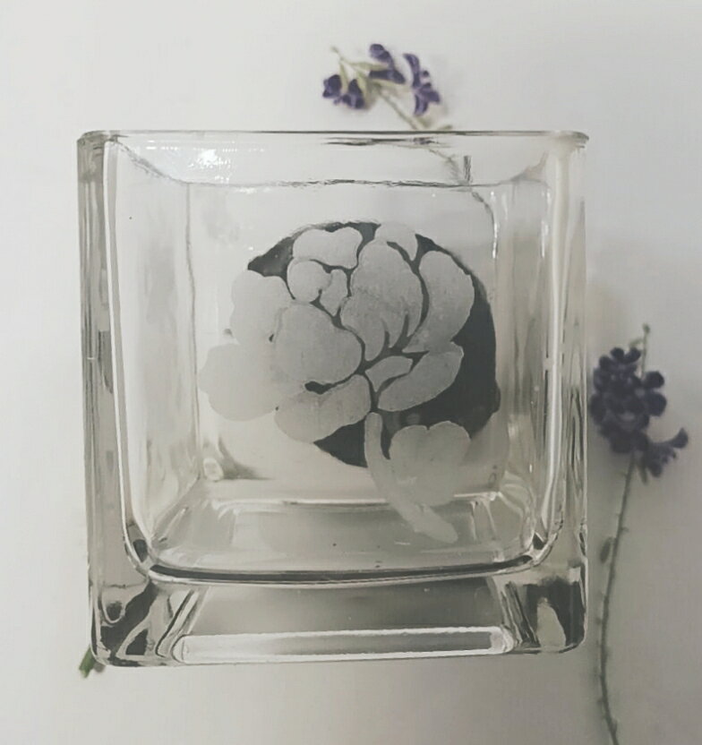 天然環保大豆蠟燭-正方形玻璃瓶四面嵌入不同的花朵,呈現高雅品味 情人節禮物 4