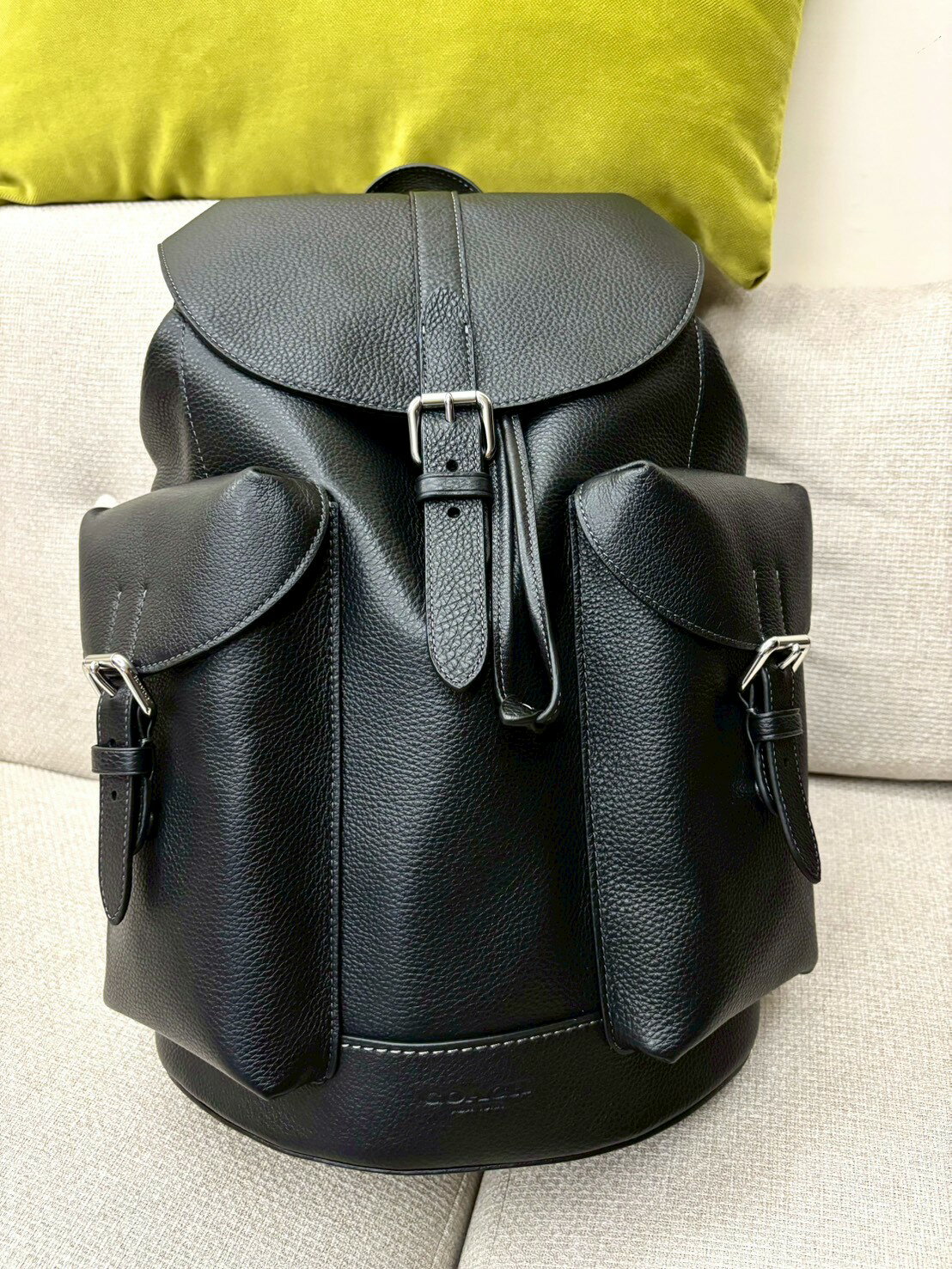 現貨在台~不用等。 Coach 大容量防刮防水皮革款 ❤️經典黑色後背包