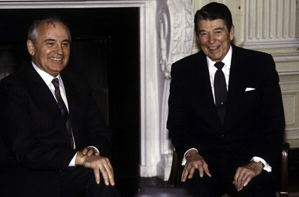 Posterazzi: Mikhail Gorbachev and Ronald Reagan signing the INF Treaty ...