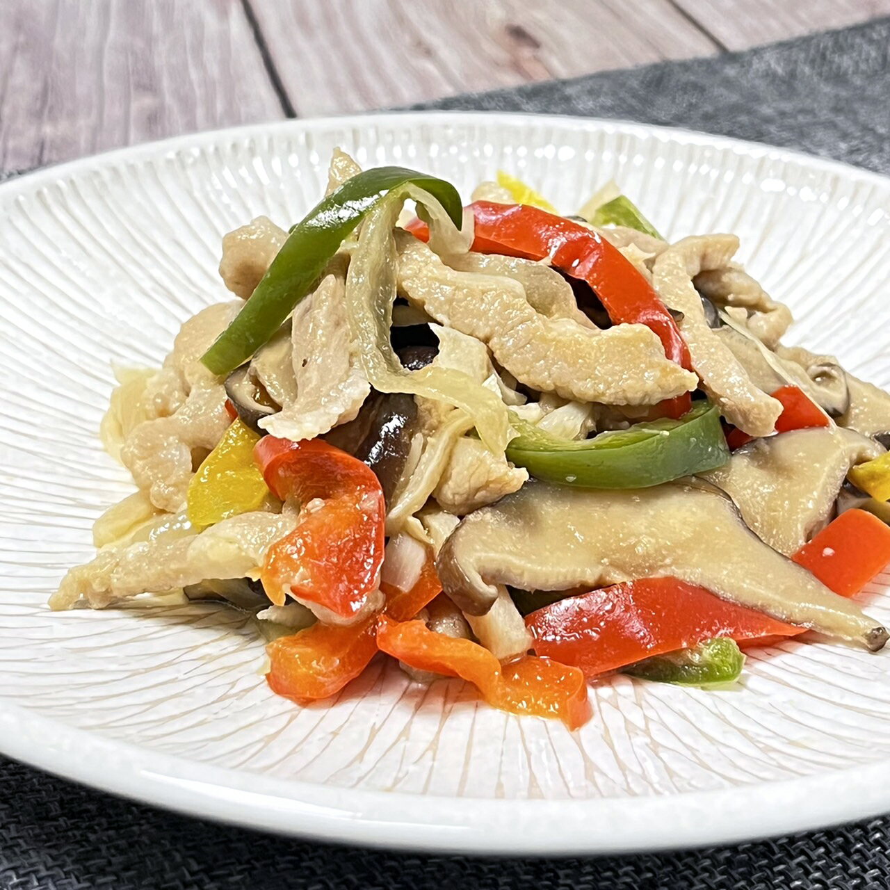 裕毛屋自製【日式青椒豬肉絲】筍絲青椒炒肉絲 0