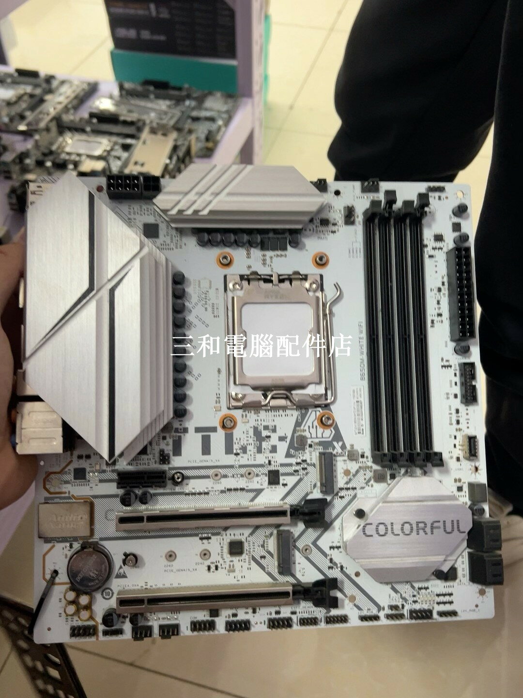 七彩虹 BATTLE-AX B650M-WHITE WIFI 主機板 實拍圖 當日發貨 官方質保