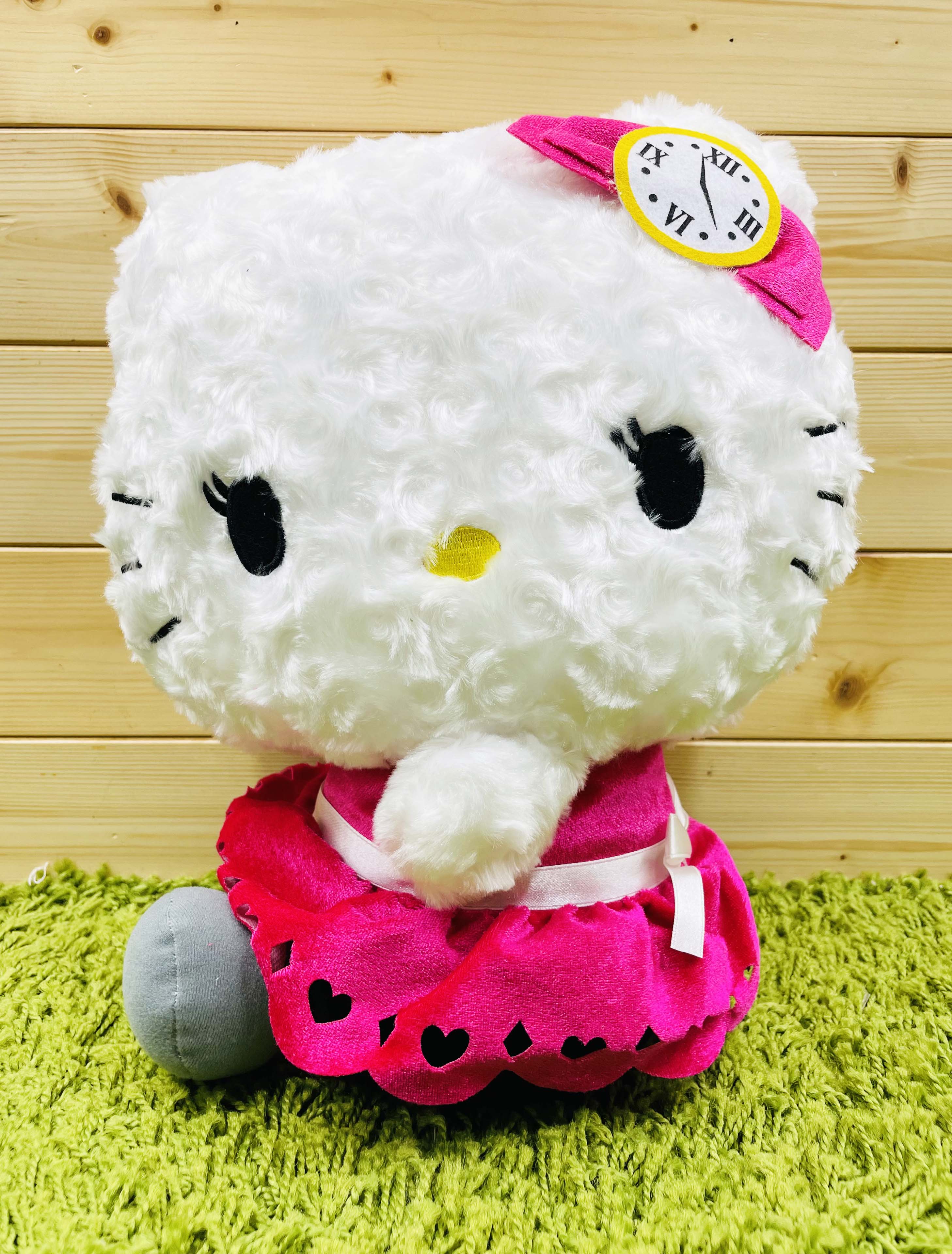 【震撼精品百貨】Hello Kitty 凱蒂貓~日本SANRIO三麗鷗 KITTY絨毛娃娃-不思議國*64700