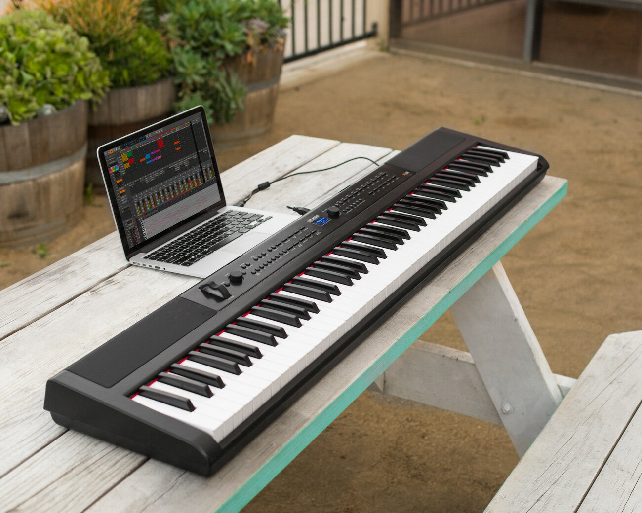 美國 Artesia PE-88 攜帶式 電鋼琴 半重琴鍵 8.6KG[亞斯頓鍵盤樂器] PE88